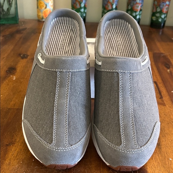 Easy Spirit Shoes - New No Tags Women's Easy Spirit Travelport Gray/White Slip-On Mules Clogs: 11
